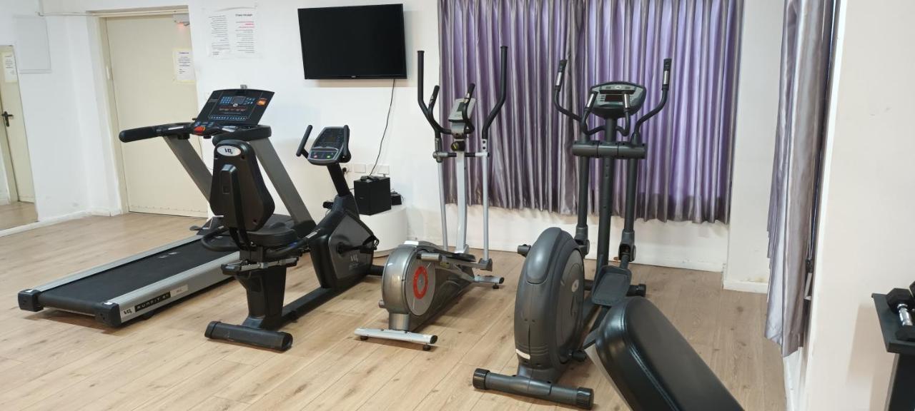 Beach Suite Israel- Private Jacuzzi Garden Suite & Gym, 3 Min Walk To Beach ביץ סוייט ישראל- ג'קוזי פרטי בגינה 3 דקות הליכה לים וחדר כושר Așkelon Exterior foto