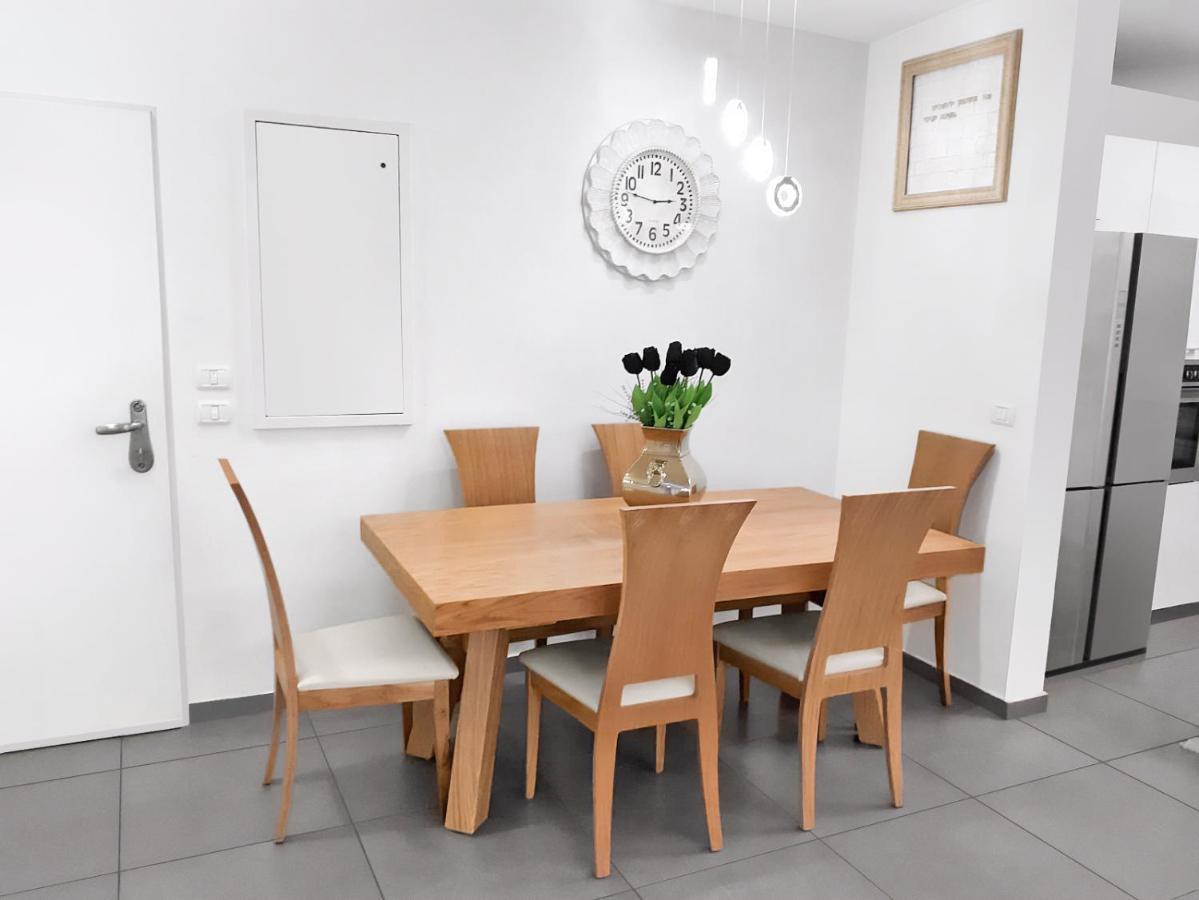 Beach Suite Israel- Private Jacuzzi Garden Suite & Gym, 3 Min Walk To Beach ביץ סוייט ישראל- ג'קוזי פרטי בגינה 3 דקות הליכה לים וחדר כושר Așkelon Exterior foto